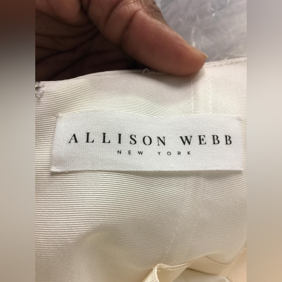 Allison Webb's Meredith wedding dress silk faille fit & flare strapless bodice - Picture 4 of 5